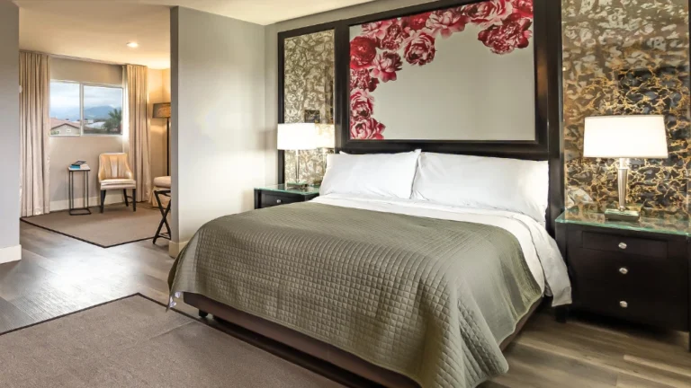 Queen Jr Suite