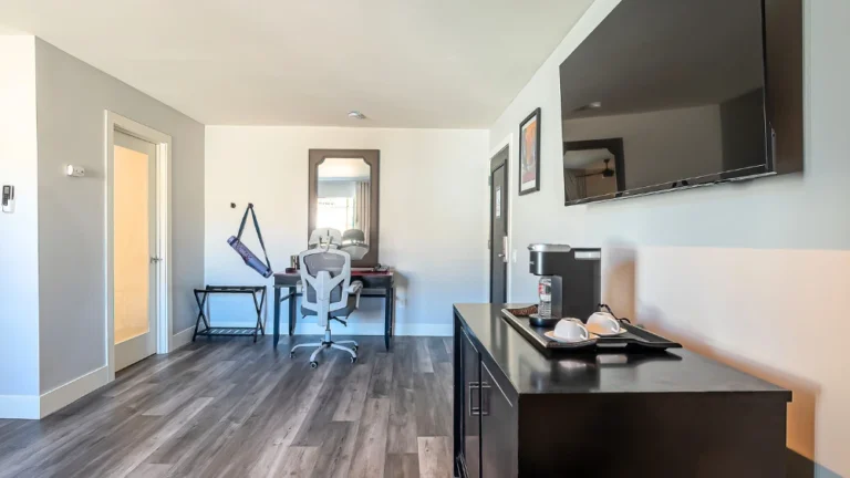 Queen Room
